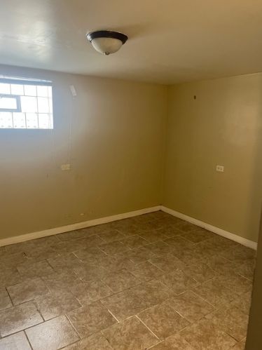 14211 Wallace Ave, Chicago IL 60827-1143 exterior