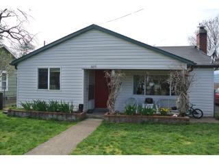 3225 84th Ave, Portland, OR 97220-5240