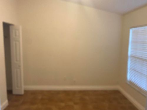 221 Amesbury Ave, Fort Pierce FL  34953-6904 exterior