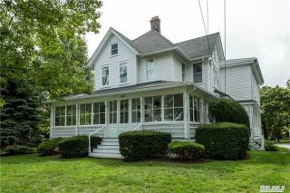 266 Fire Island Ave, Babylon NY  11702-4003 exterior