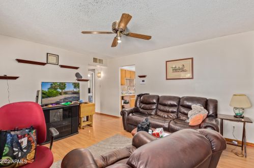 2045 Cholla St, Phoenix AZ 85029-3820 exterior