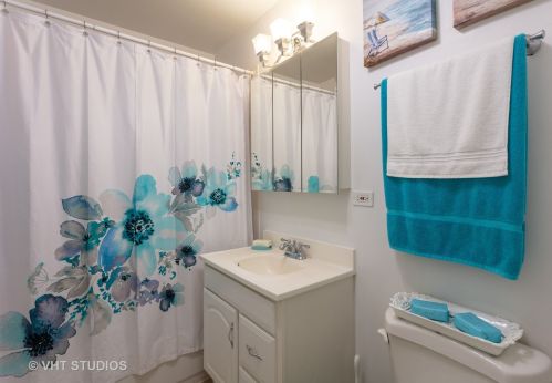 6346 Ridgeway Ave, Chicago IL  60659-1129 exterior