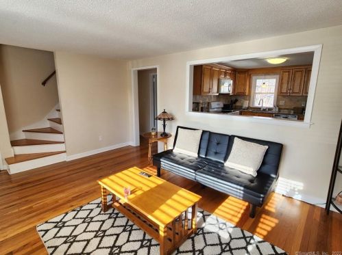 121 Loomis St, Manchester CT  06042-1947 exterior