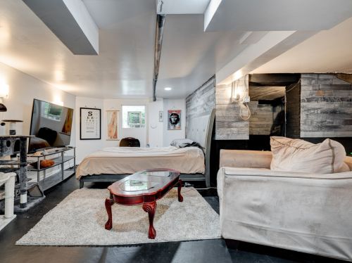 4545 Austin Ave, Chicago IL  60630-3115 exterior