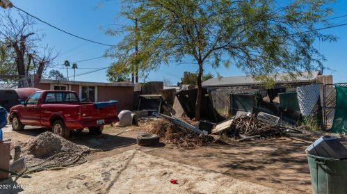 2040 40 Dr, Phoenix AZ 85051-3609 exterior