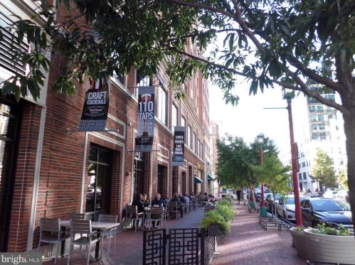 777 7th St, Washington DC 20001-3715 exterior