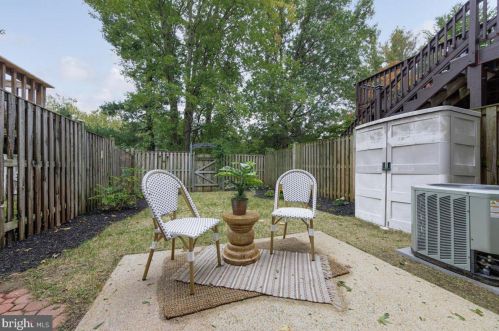 7451 Duddington Dr, Alexandria VA 22315-3849 exterior