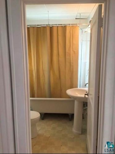 4322 Regent St, Duluth MN 55804-2170 exterior