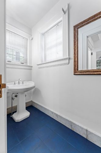 5325 Wilkins Ave, Pittsburgh PA  15217-1022 exterior