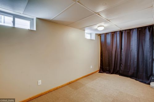 1051 Cumberland St, Saint Paul MN 55117-4870 exterior