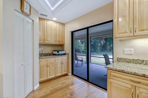 6010 Hidden Oaks Ln, Naples FL 34119-1137 exterior