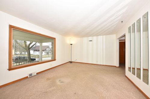 4648 69th St, Milwaukee, WI 53220-3848