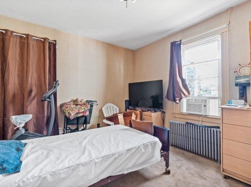 659 Manton Ave, Providence RI 02909-5648 exterior