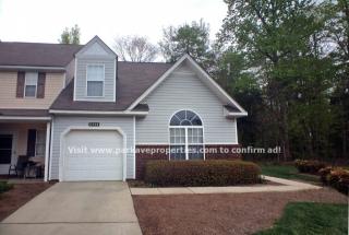 8346 Christmas Ct, Charlotte NC  28216-0707 exterior