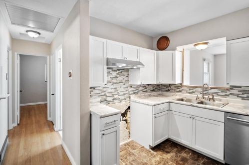 9562 Ldg Pole Ln, Saint Louis MO 63126-2160 exterior