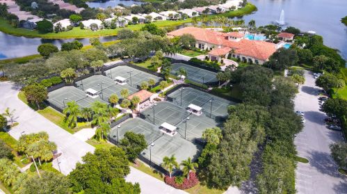 6904 Molakai Cir, Boynton Beach FL 33437-7030 exterior