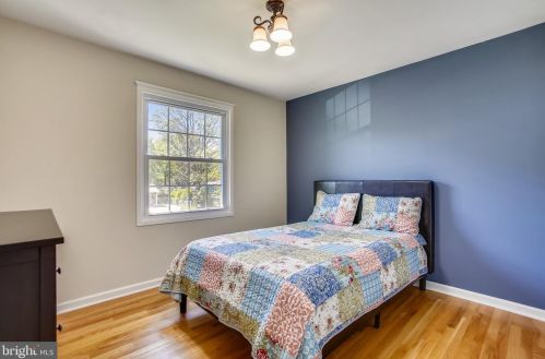 2232 Candlewood Dr, Alexandria VA 22308-1507 exterior