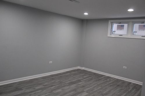 8108 Washtenaw Ave, Chicago IL  60652-2816 exterior