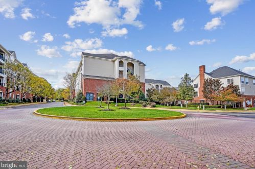 4852 Eisenhower Ave, Alexandria VA  22304-4885 exterior