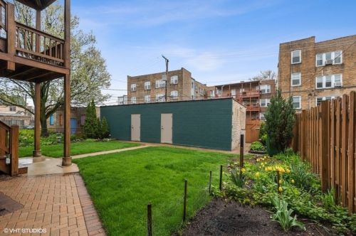 1433 Rosemont Ave, Chicago IL 60660-1331 exterior