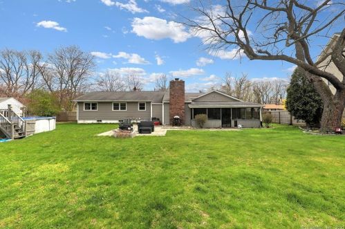 405 Rutland Rd, Milford CT 06461-1824 exterior