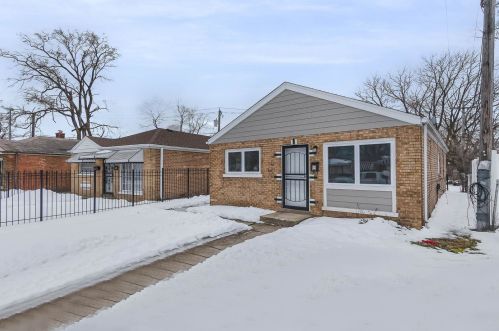 10212 Van Vlissingen Rd, Chicago, IL 60617-5639