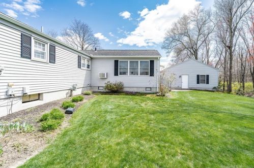 10 Montclair Dr, Enfield CT 06082-3025 exterior