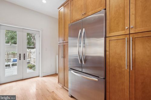 921 E St, Washington DC 20003-2845 exterior