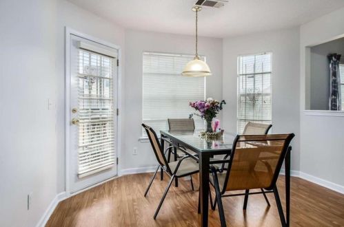 6162 Lamp Post Pl, Atlanta GA 30349-8821 exterior