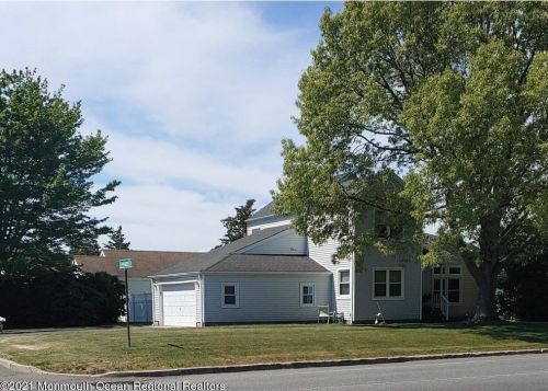 207 Sunrise Blvd, Lacey, NJ 08731-2926