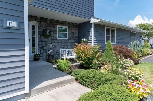 175 Alicia Dr, Babylon, NY 11703-4040