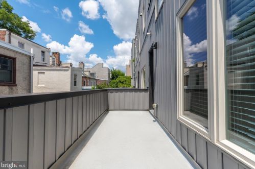 936 Leithgow St, Philadelphia PA 19123-1440 exterior