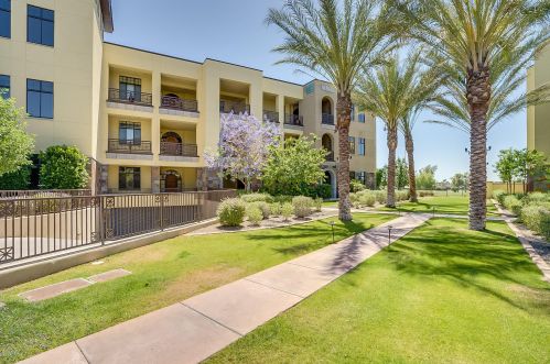 2 Biltmore Est, Phoenix AZ 85016-2853 exterior