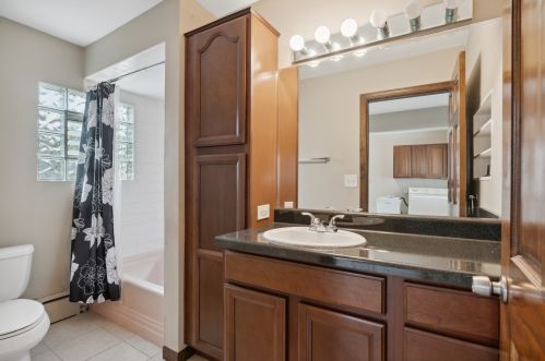 9022 Rockwell Ave, Chicago IL 60805-1314 exterior