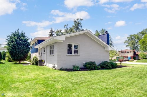 452 Adams St, Elmhurst IL  60126-4633 exterior