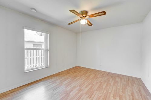 2098 Pruitt St, Fort Pierce FL 34953-5732 exterior