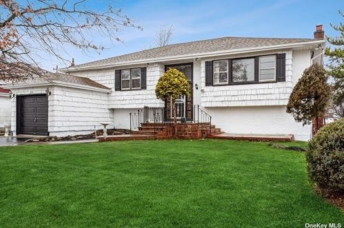 627 Flanders Dr, Valley Stream NY  11581-3012 exterior