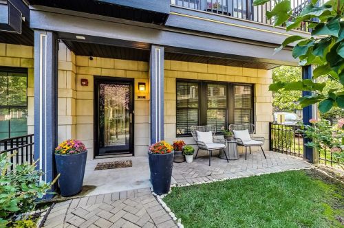 3019 Newport Ave, Chicago, IL 60618-5509