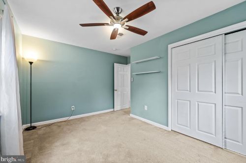 45 Robinson Dr, New Castle DE 19720-1915 exterior