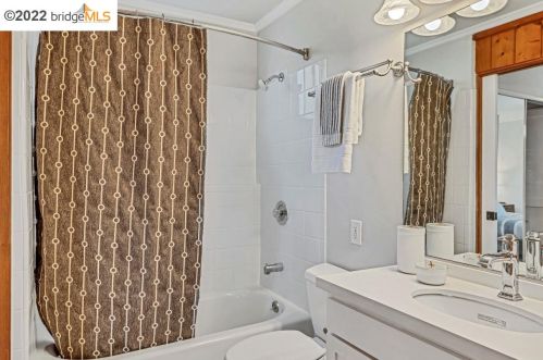 2439 Roosevelt Ave, Berkeley CA 94703-1930 exterior