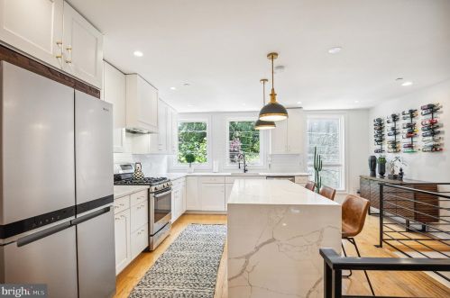 1018 Leithgow St, Philadelphia PA  19123-1421 exterior