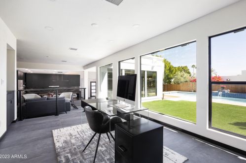 6264 31st Way, Phoenix AZ  85016-2327 exterior