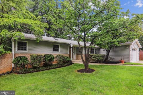 13820 Drake Dr, Rockville, MD 20853-2542