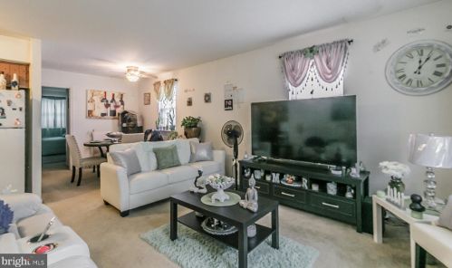 1 Thomas Rd, Chester, PA 19014-1750