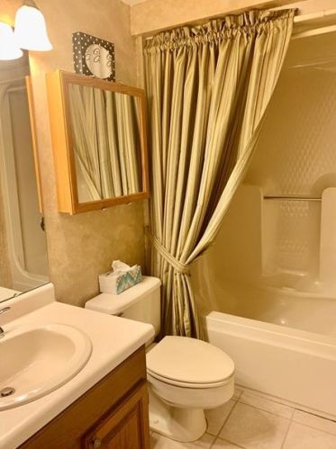 201 Kingsberry Cir, Pittsburgh PA  15234-1051 exterior