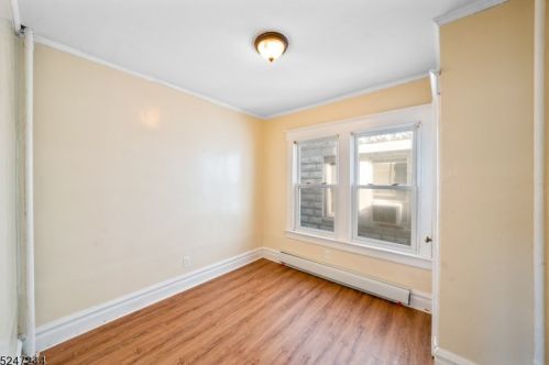 11 Kling St, Town Center, NJ 07052-5510