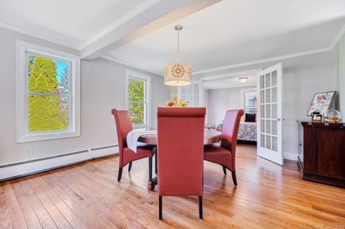 85 Columbia Rd, Windsor CT 06095-3811 exterior