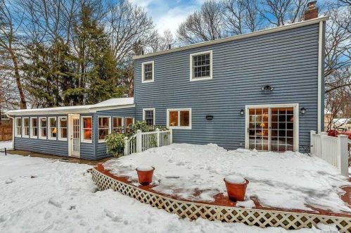 89 Luyster St, Huntington Station NY 11746-4422 exterior