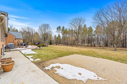 8420 Pelican Ln, Milwaukee WI  53217-2058 exterior