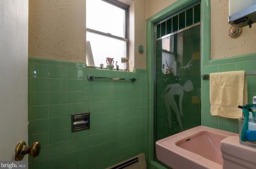 829 Catharine St, Philadelphia PA 19147-2716 exterior